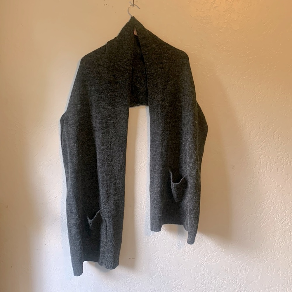 Very soft, warm scarf/wrap with pockets!